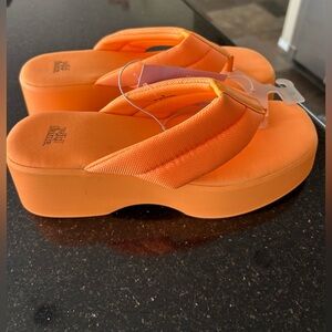 NEW Wild Fable Orange Platform Sandal Sz 8